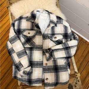 Aeropostale Quilted Lined Plaid Jacket in White & Black